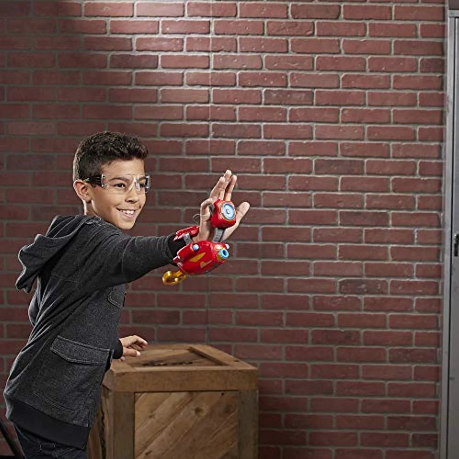 Nerf Marvel Avengers Iron Man Dart-Launching Toy X8948