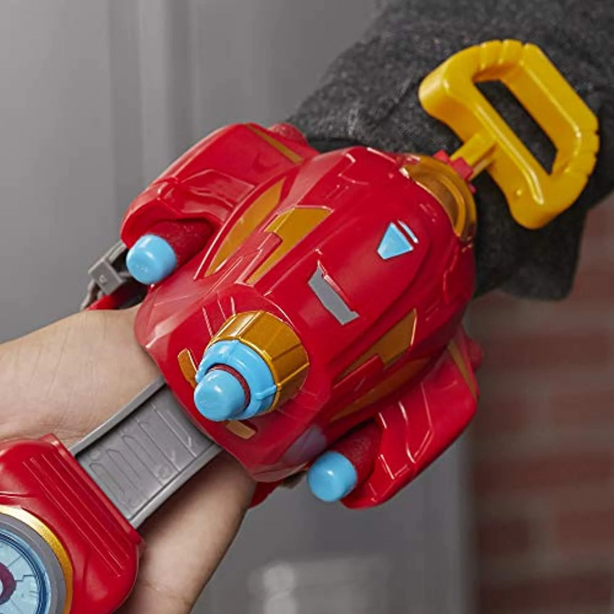 Nerf Marvel Avengers Iron Man Dart-Launching Toy X8948