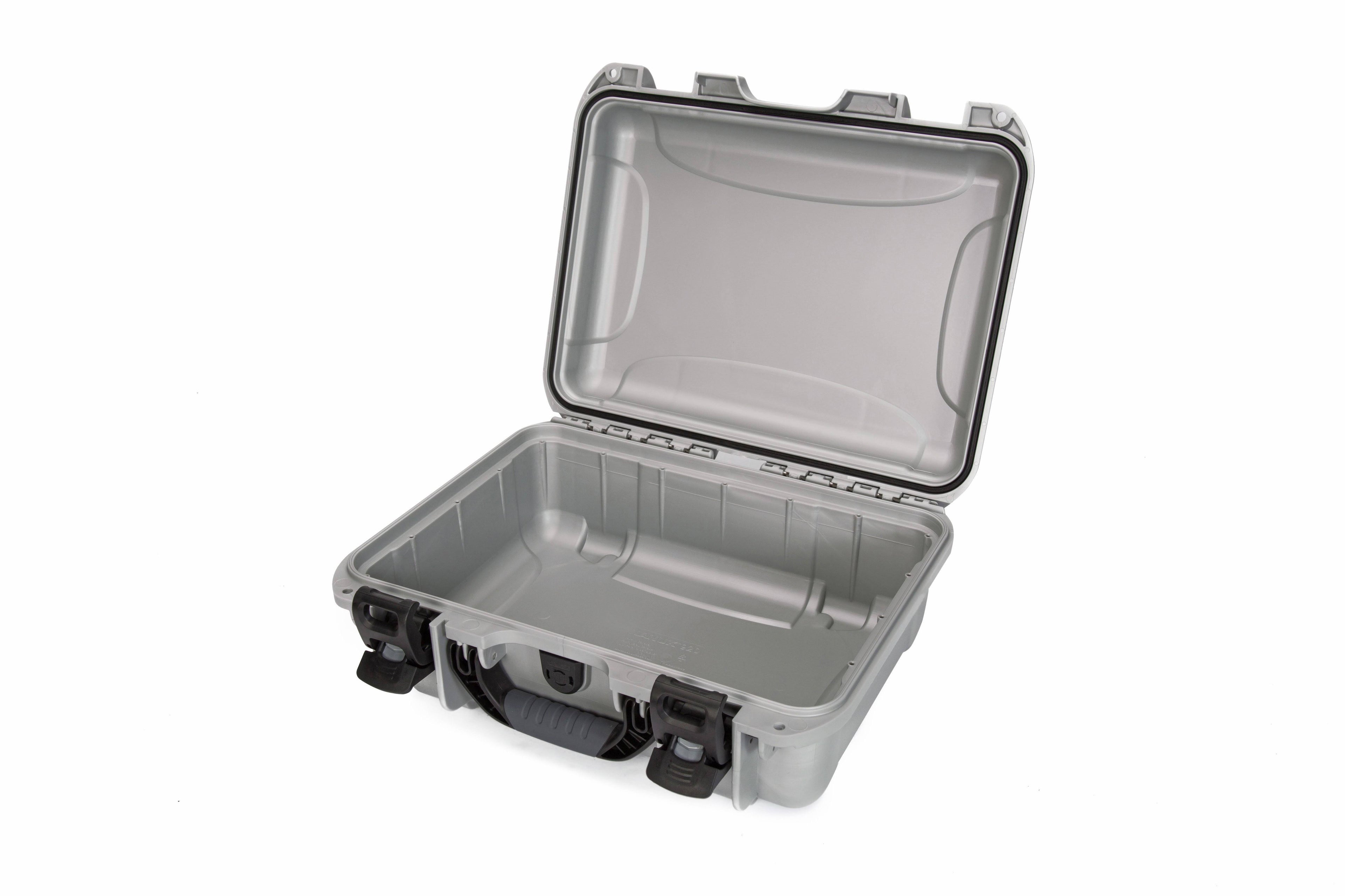 Silver 16.7x13.4x6.8 Case I9044
