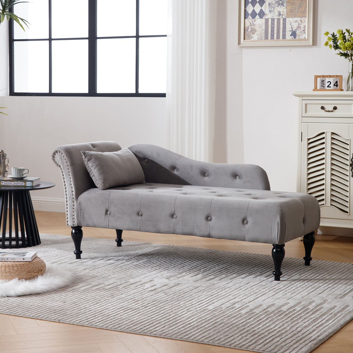Tufted Velvet Chaise Lounge Chair with Nailhead Trim U467