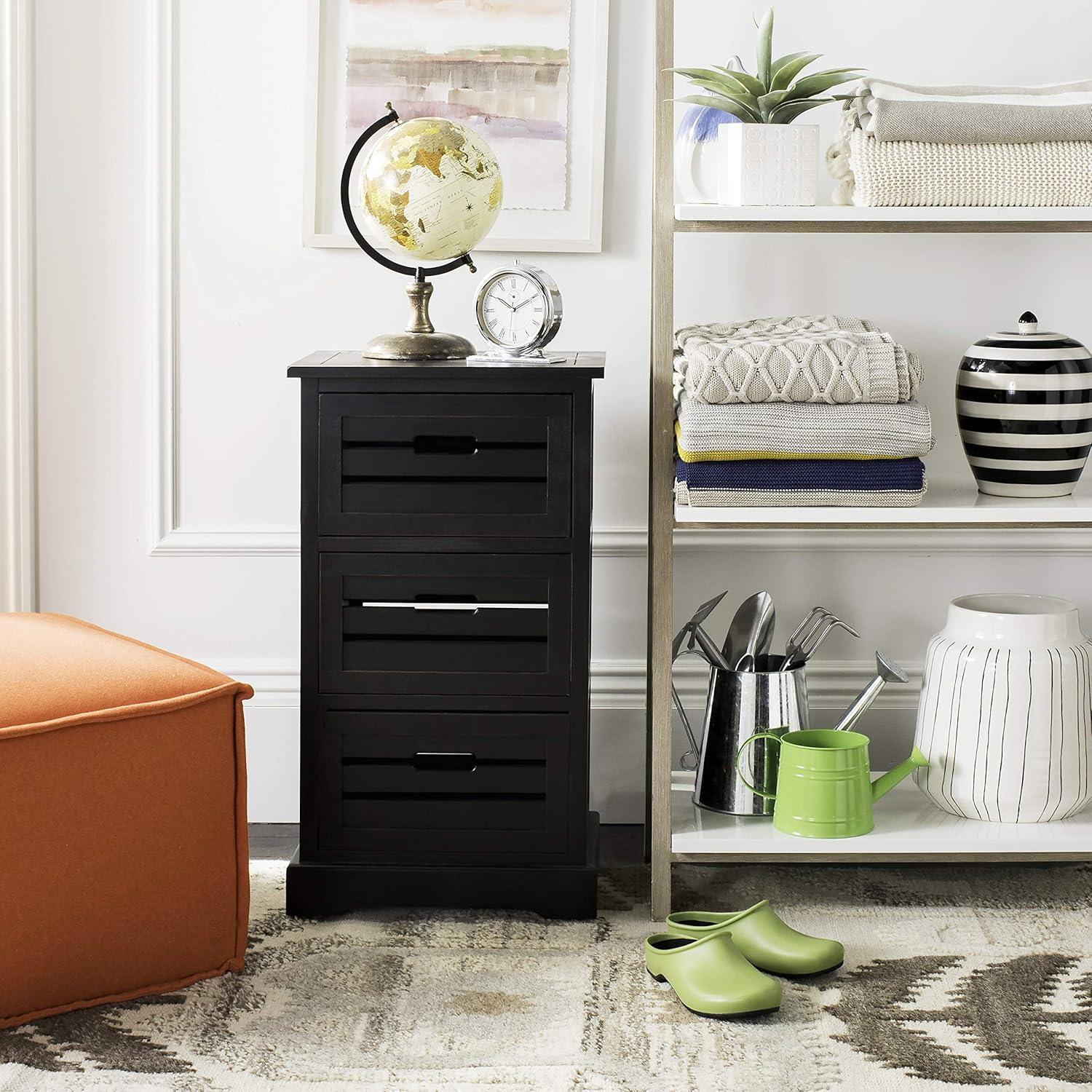 Cream 3-Drawer Distressed Cabinet S489537